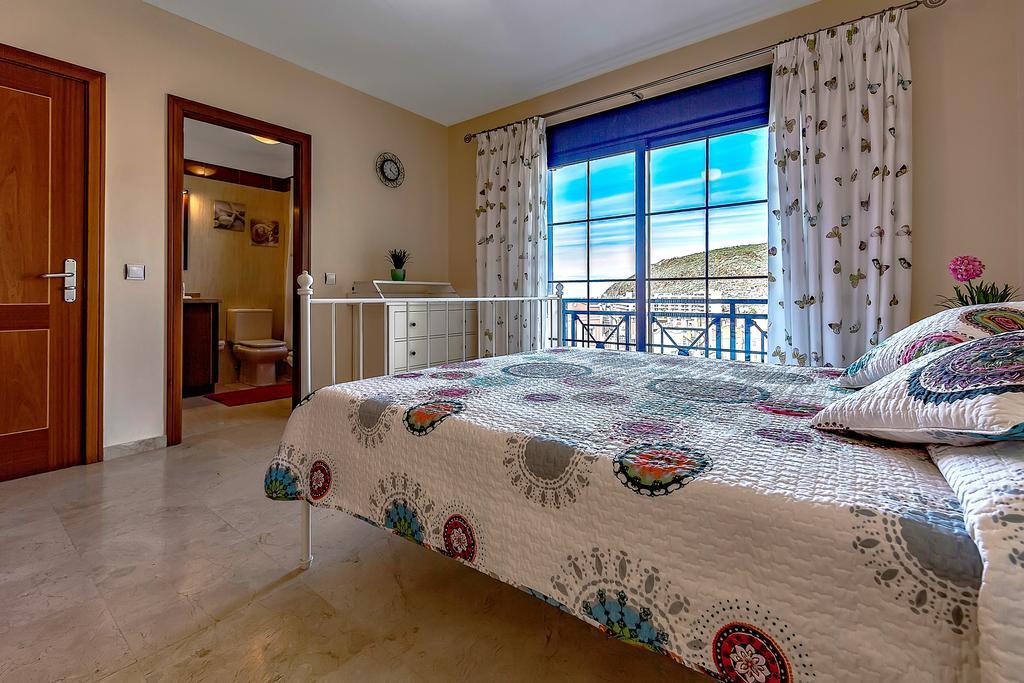 Beautiful House In Club De Mar Appartement Palm-mar Buitenkant foto